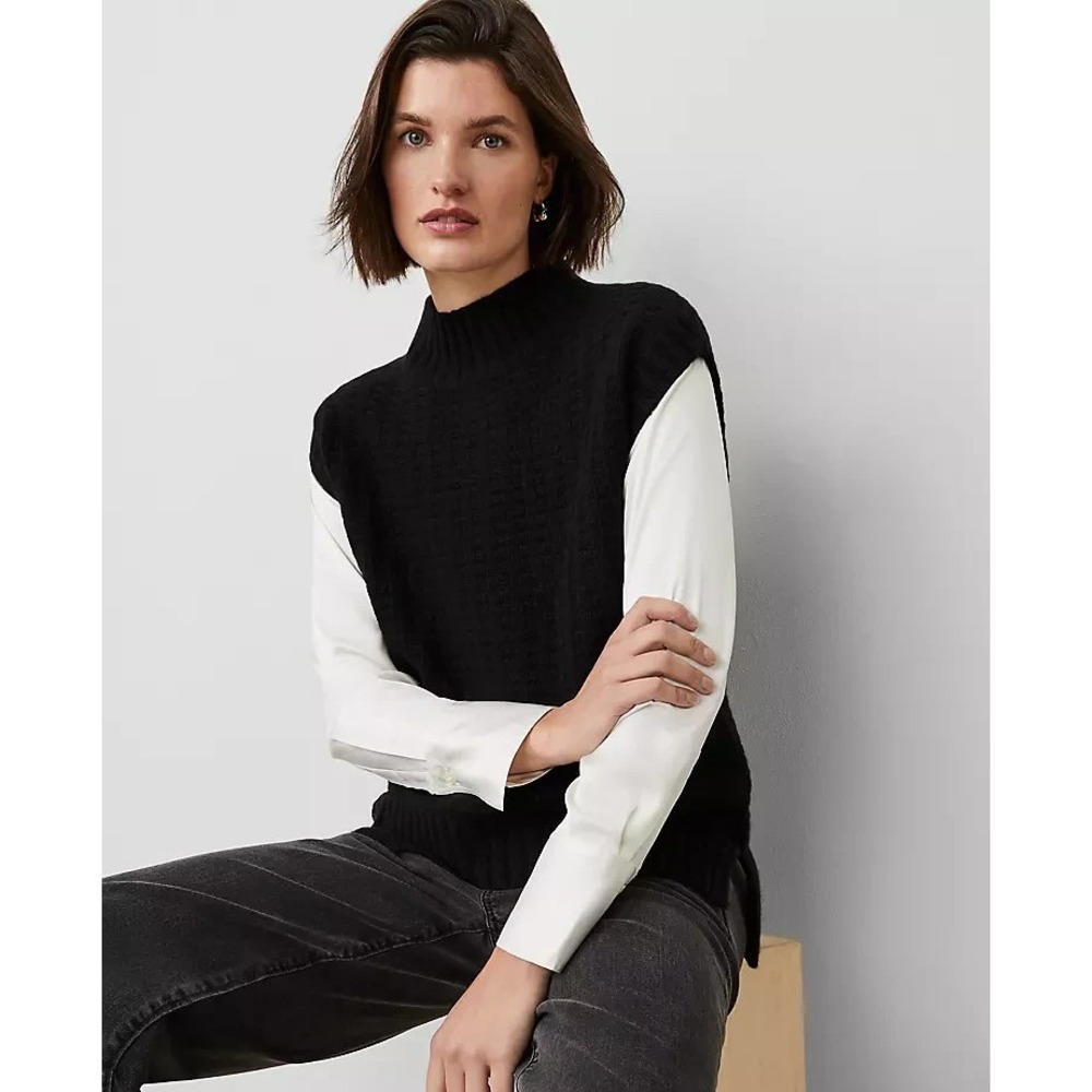 Ann Taylor Cashmere Geo Stitch Vest size M Black Sweater‎ Sleeveless